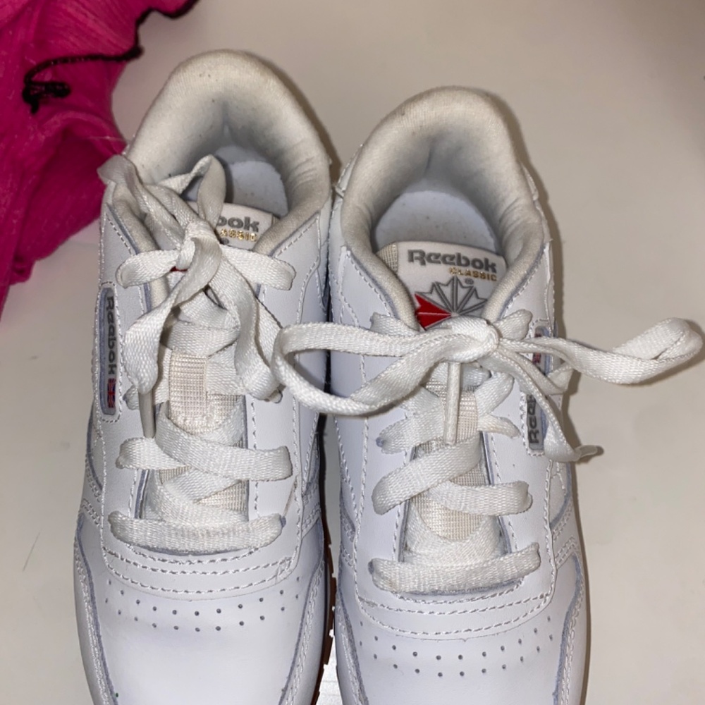 Girls Reebok Sneakers - Picture 2 of 3